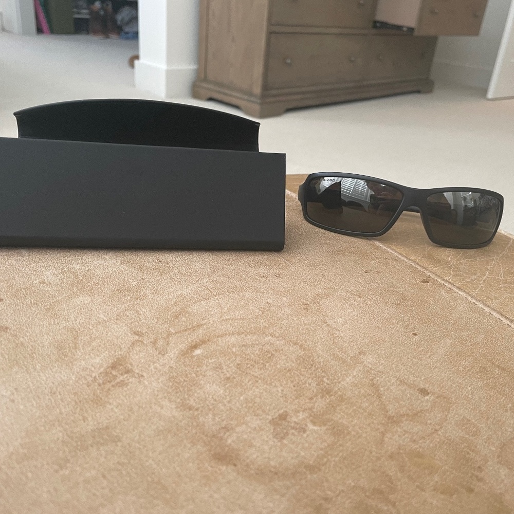 Revo Thirve Maui Jim’s sunglasses - CANNOT buy anymore! Excellent condition!